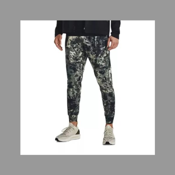 - UNDER ARMOUR GREEN CAMO UNSTOPABLE  JOGGER PANTS - Picture 1 of 2